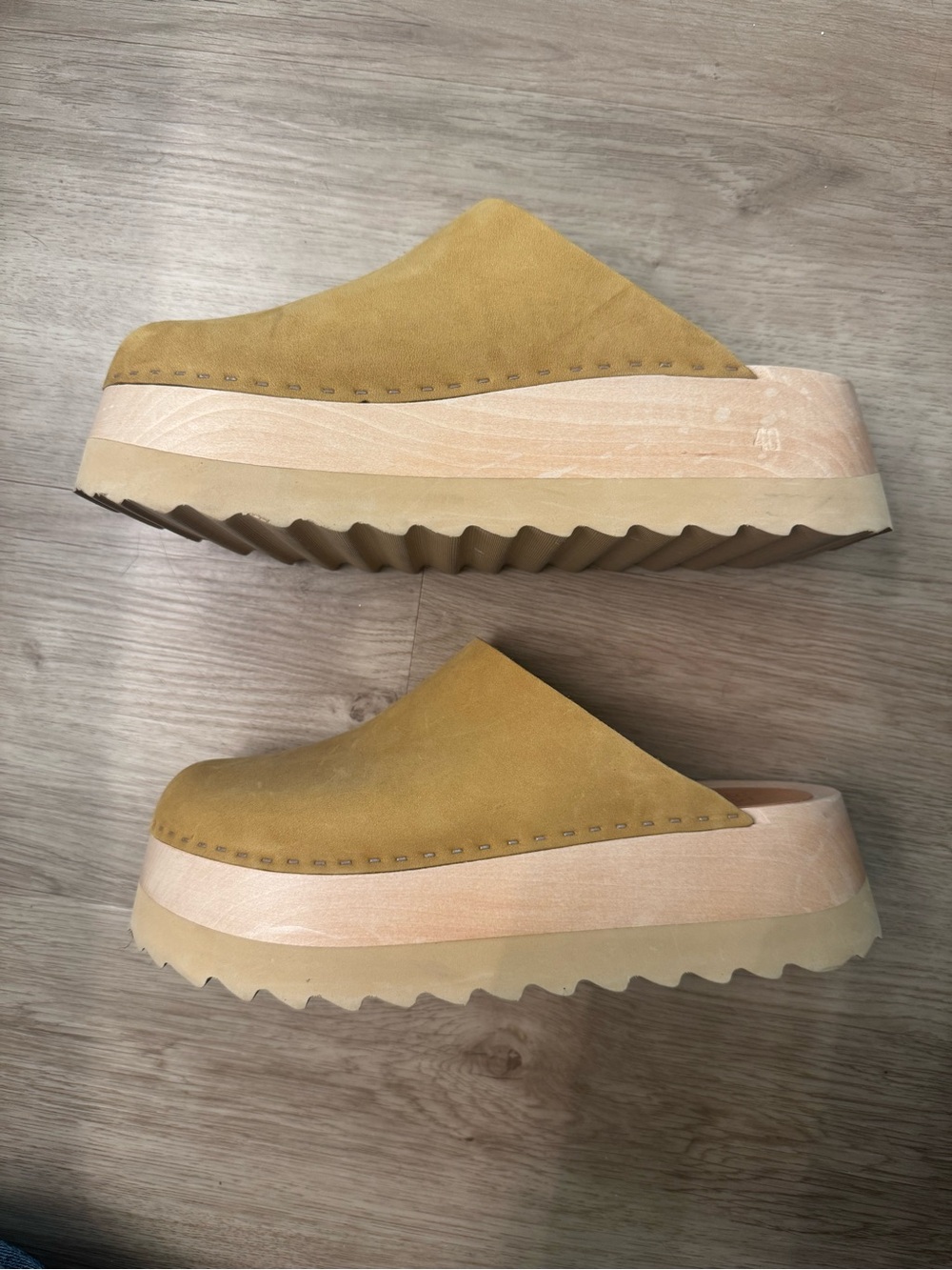 BRYR Chonk Clogs in Fennel sz 10 - Picture 4 of 5